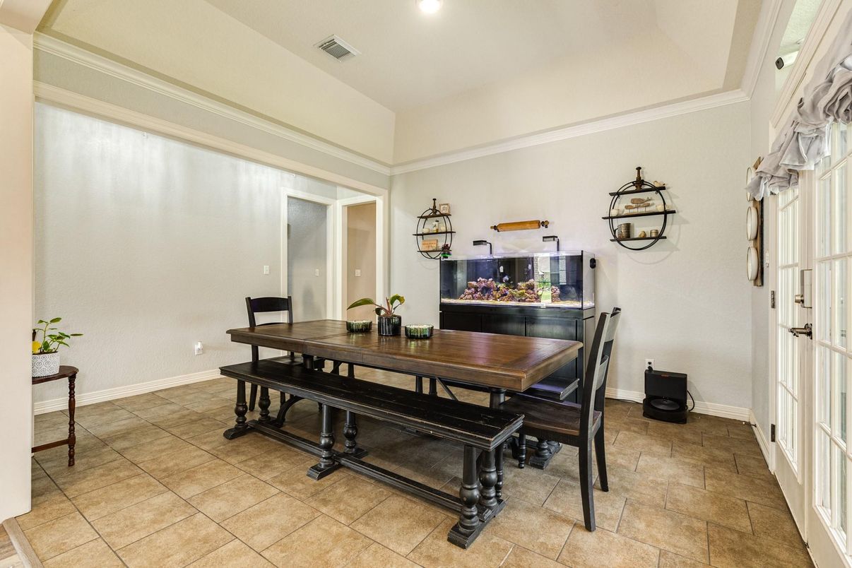 Dining room, Interior, Recessed Lighting