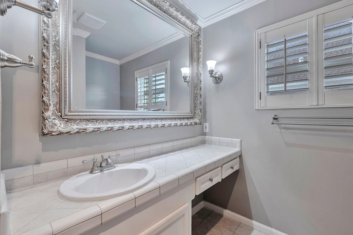 Bathroom, Interior, Tile Countertops