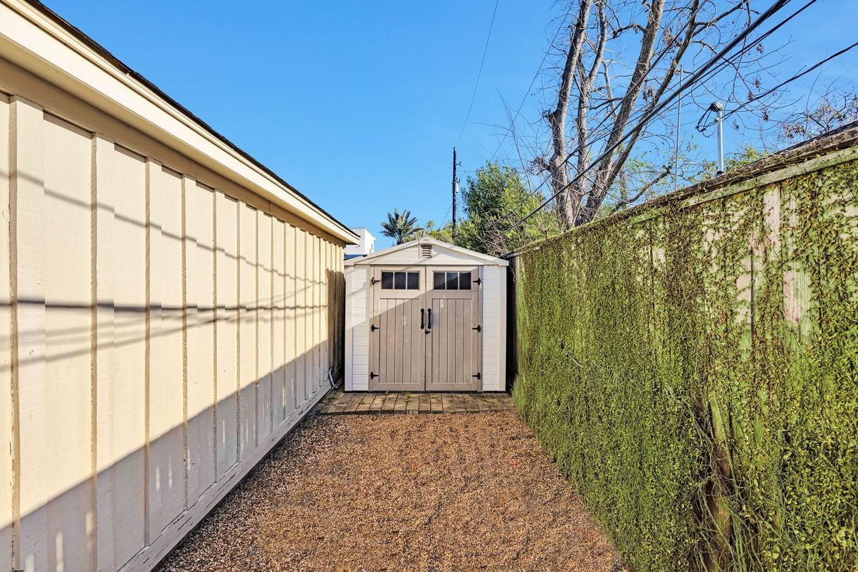 Backyard, Exterior