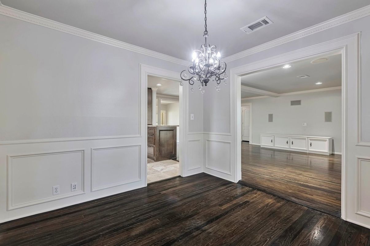Chandelier, Empty room, Interior, Wood Texture Flooring