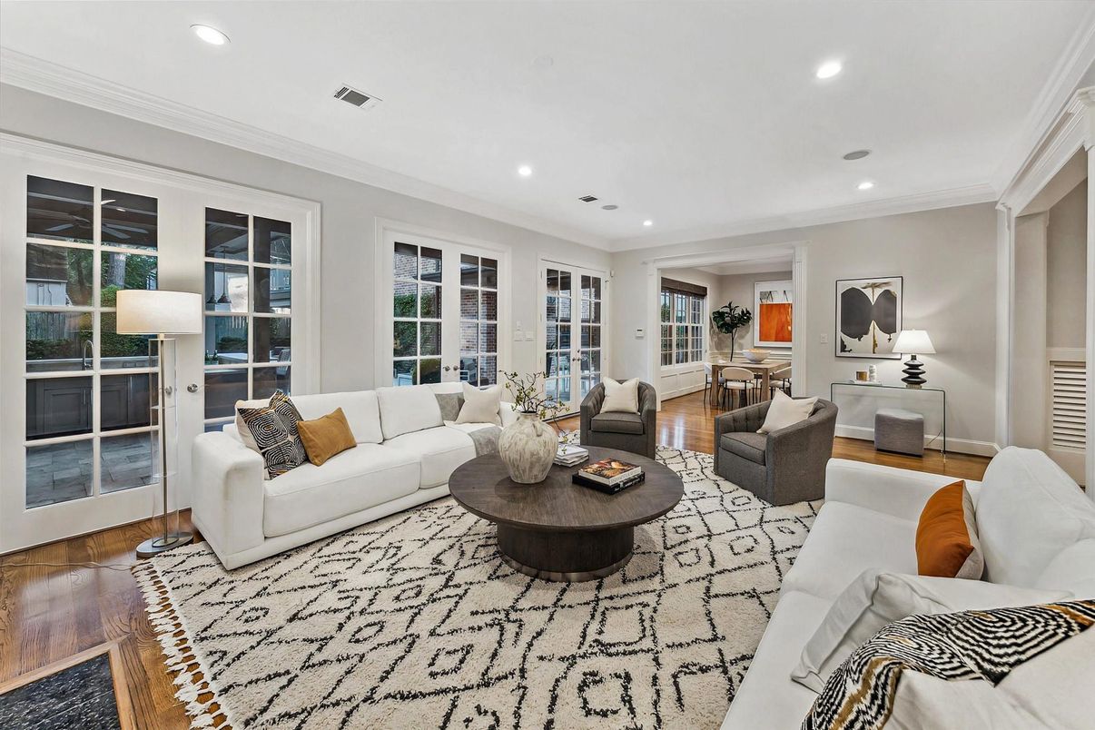 Interior, Living room, Recessed Lighting, Wood Texture Flooring