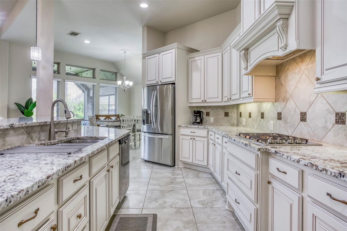 Dining room, Interior, Kitchen, Pendant Lights, Recessed Lighting, Stainless Steel Appliances
