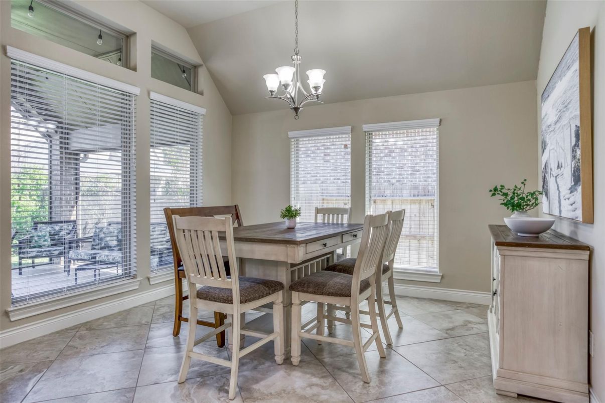 Chandelier, Dining room, Interior, Pendant Lights