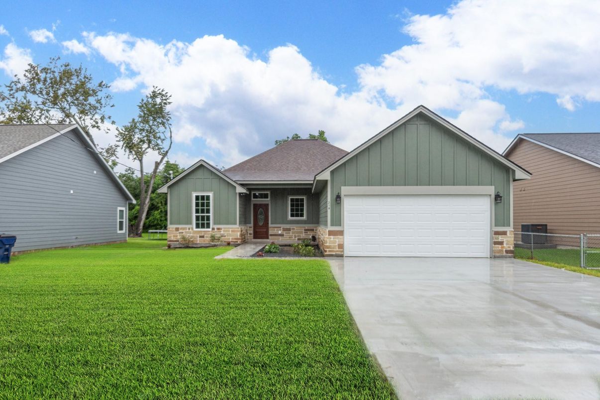 Attached, Backyard, Exterior, Facade, Ranch