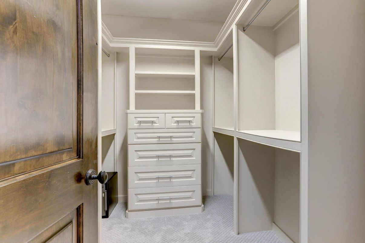 Interior, Walk-in Closets