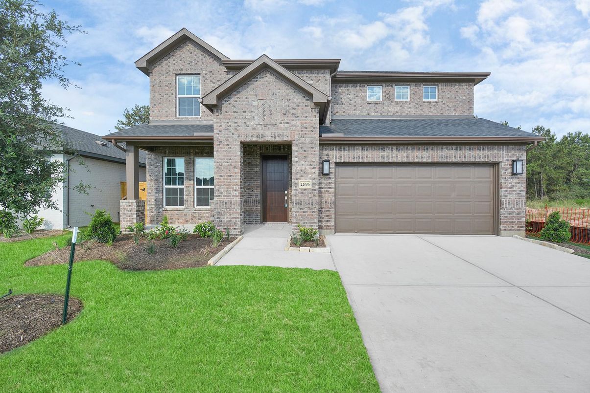 Attached, Exterior, Facade, Brick Facade, Brick Traditional