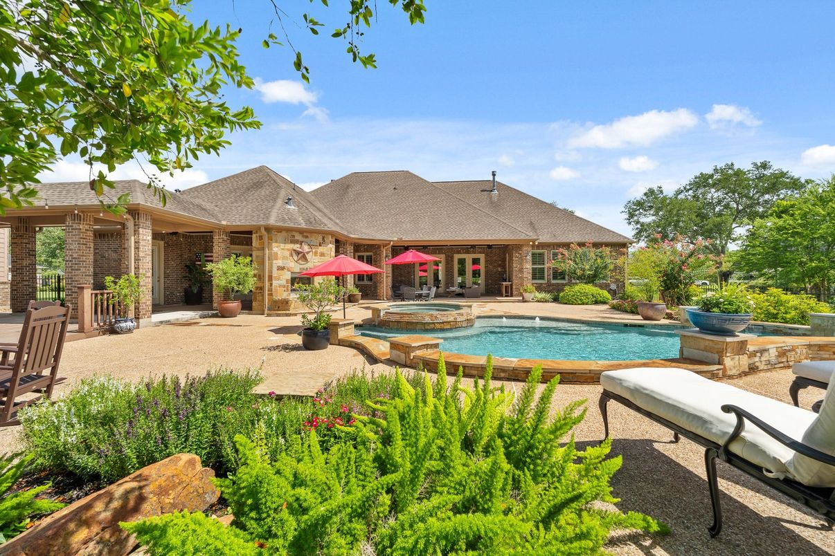Backyard, Exterior, Pool