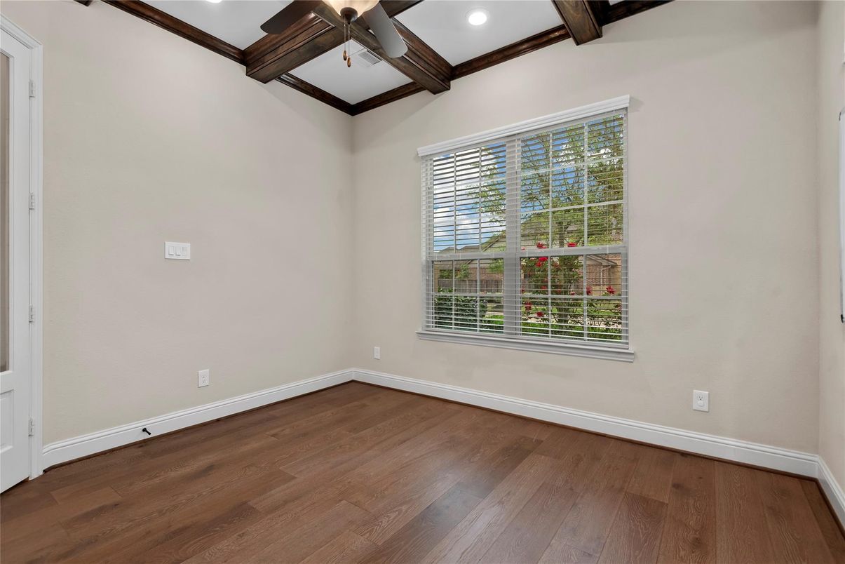 Empty room, Interior, Recessed Lighting, Wooden Beams, Wood Texture Flooring