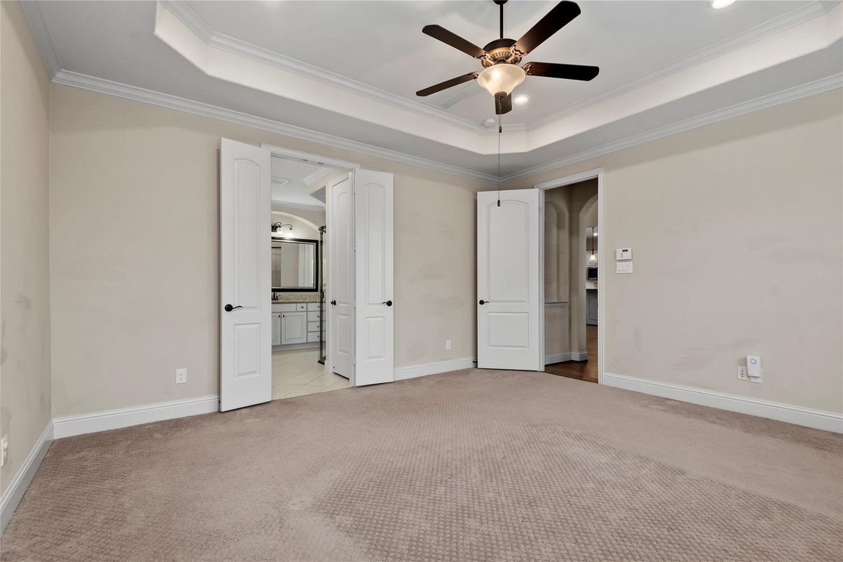Empty room, Interior, Recessed Lighting