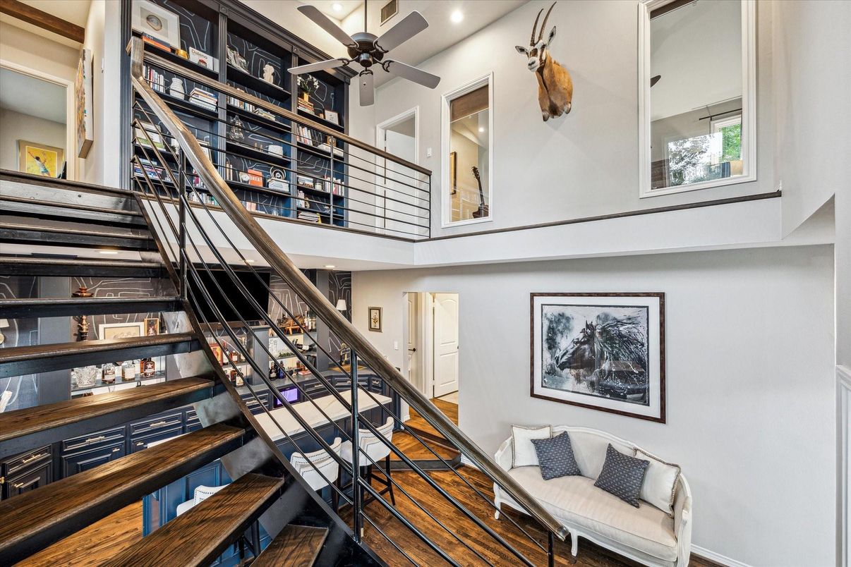 Interior, Recessed Lighting, Wood Texture Flooring