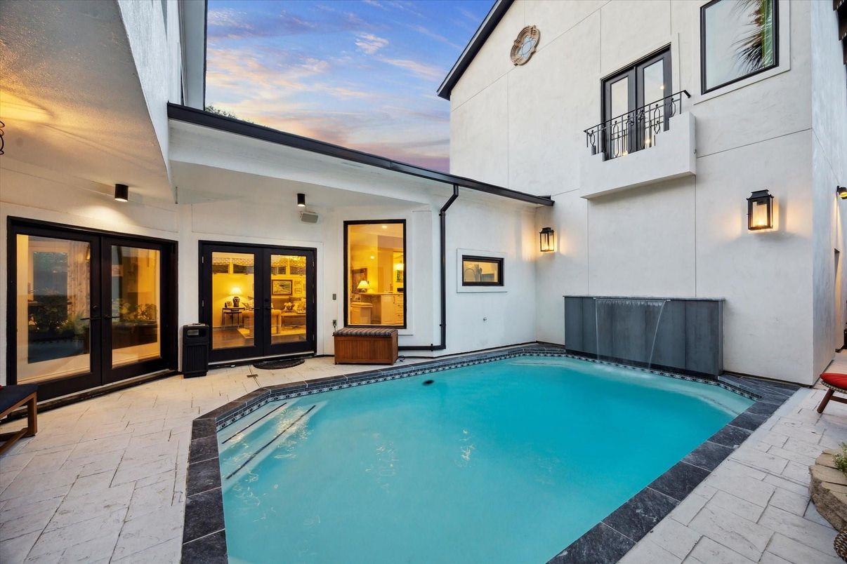 Exterior, Pool