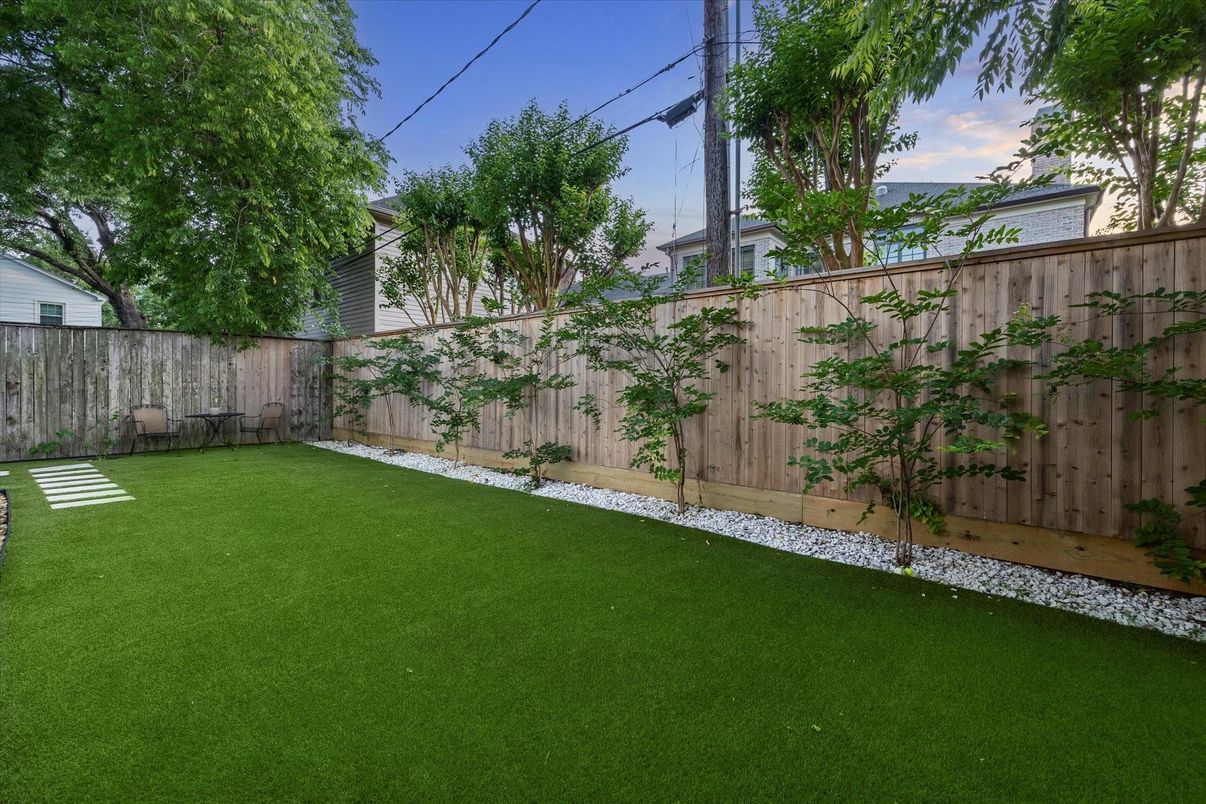 Backyard, Exterior