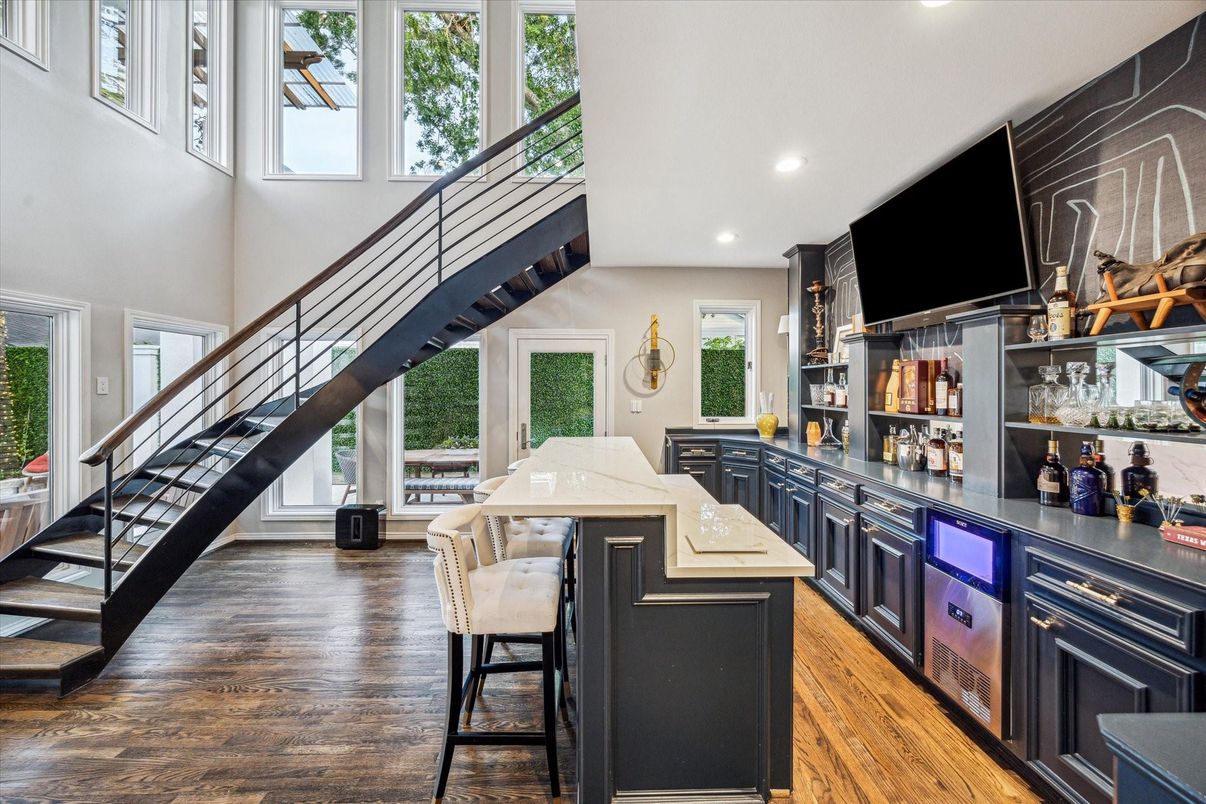 Interior, Recessed Lighting, Wood Texture Flooring