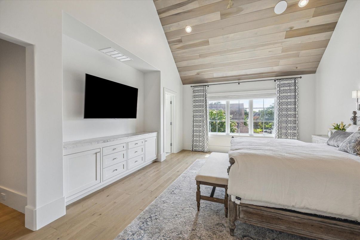 Bedroom, Interior, Recessed Lighting, Wooden Ceilings, Wood Texture Flooring