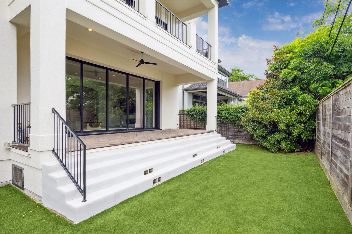 Backyard, Exterior