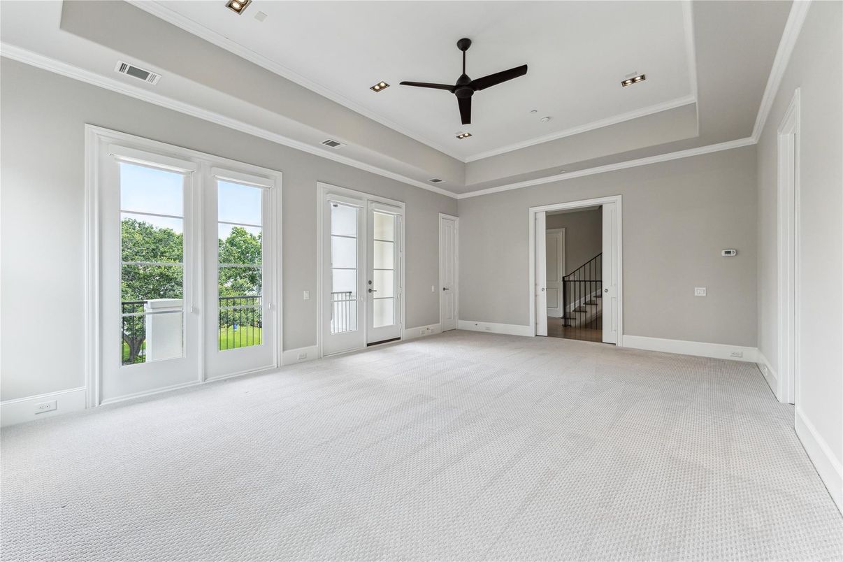 Empty room, Interior, Recessed Lighting