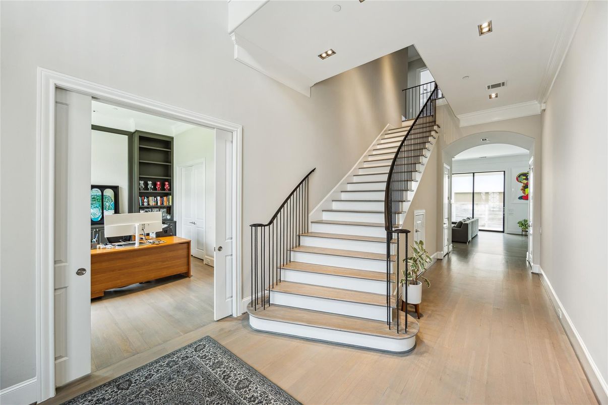 Interior, Recessed Lighting, Wood Texture Flooring