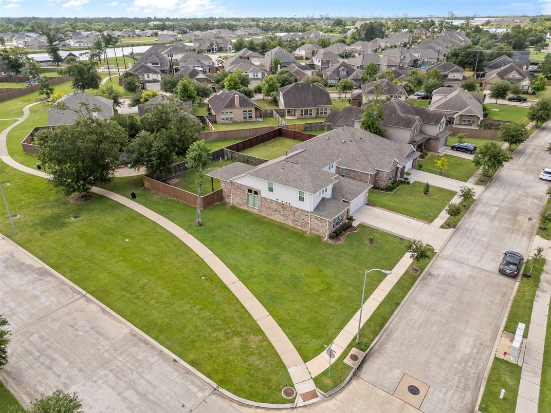 Exterior, Drone
