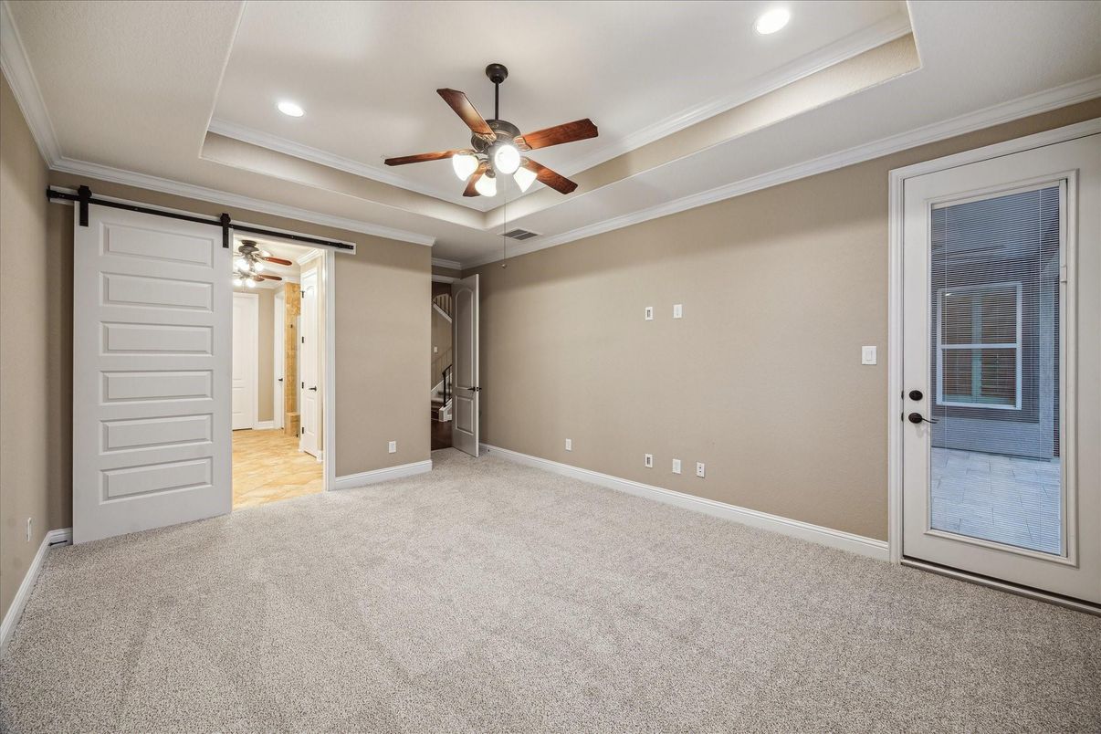 Empty room, Interior, Recessed Lighting