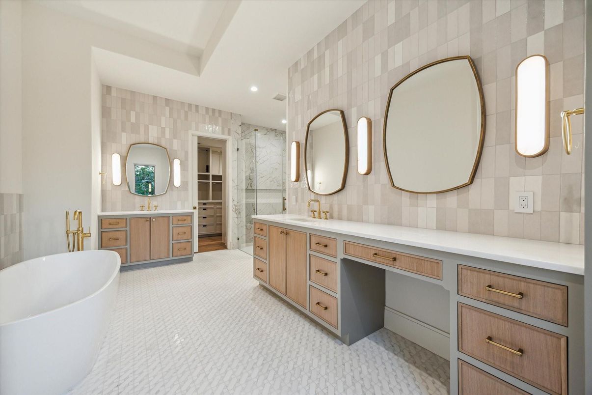 Bathroom, Dual Sink Vanities, Free Standing Baths, Interior, Recessed Lighting