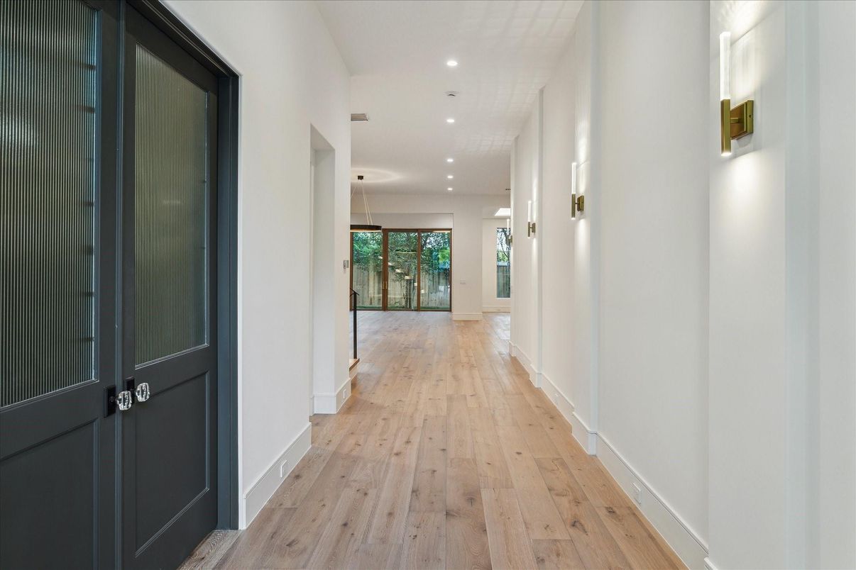 Interior, Pendant Lights, Recessed Lighting, Wood Texture Flooring