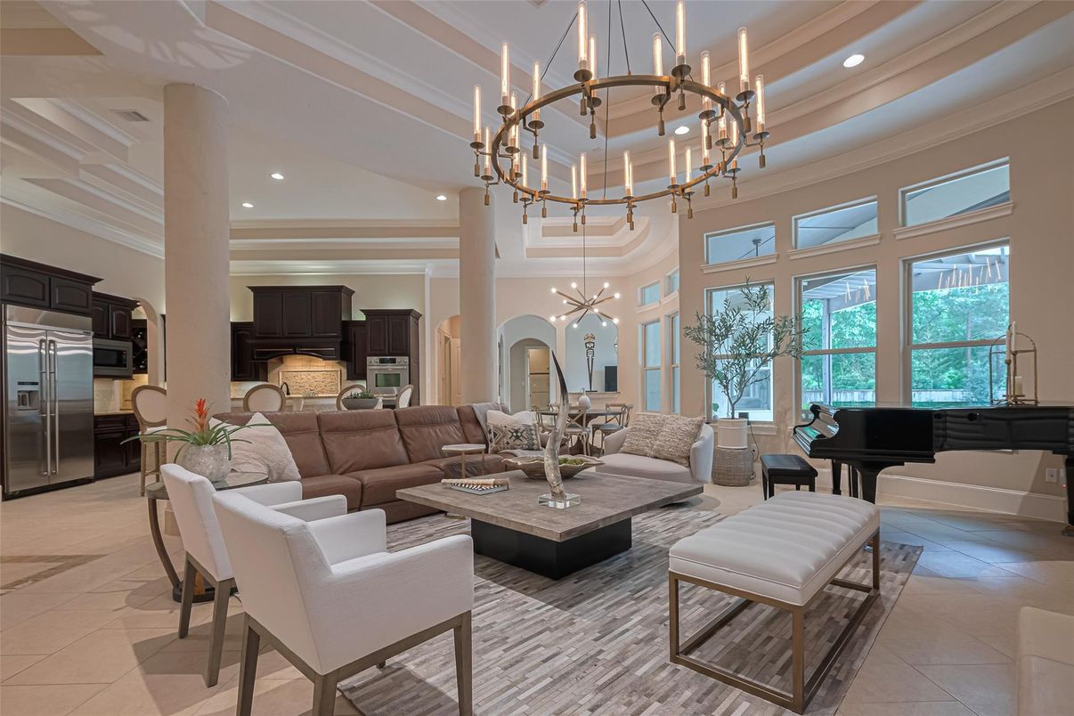 Chandelier, Interior, Kitchen, Living room, Pendant Lights, Piano, Recessed Lighting, Stainless Steel Appliances