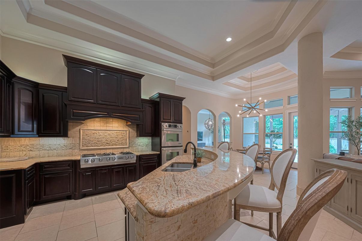 Dining room, Interior, Kitchen, Pendant Lights, Recessed Lighting, Stainless Steel Appliances