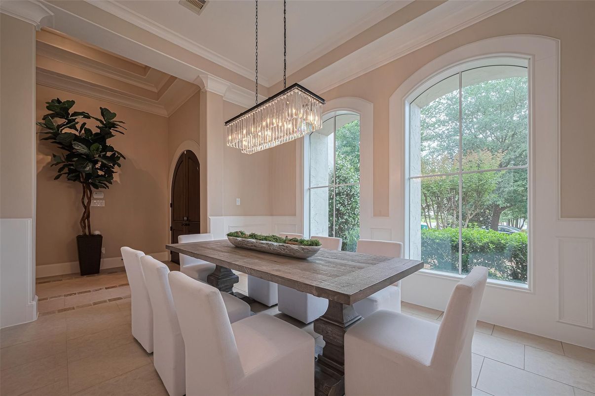 Chandelier, Dining room, Interior