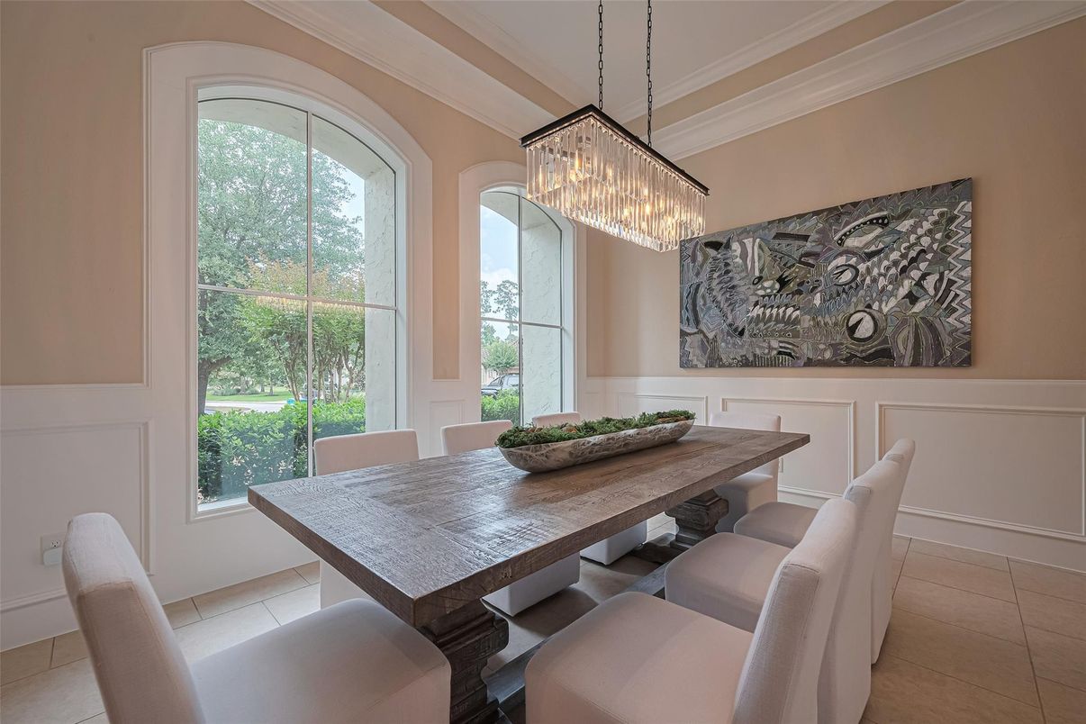 Chandelier, Dining room, Interior