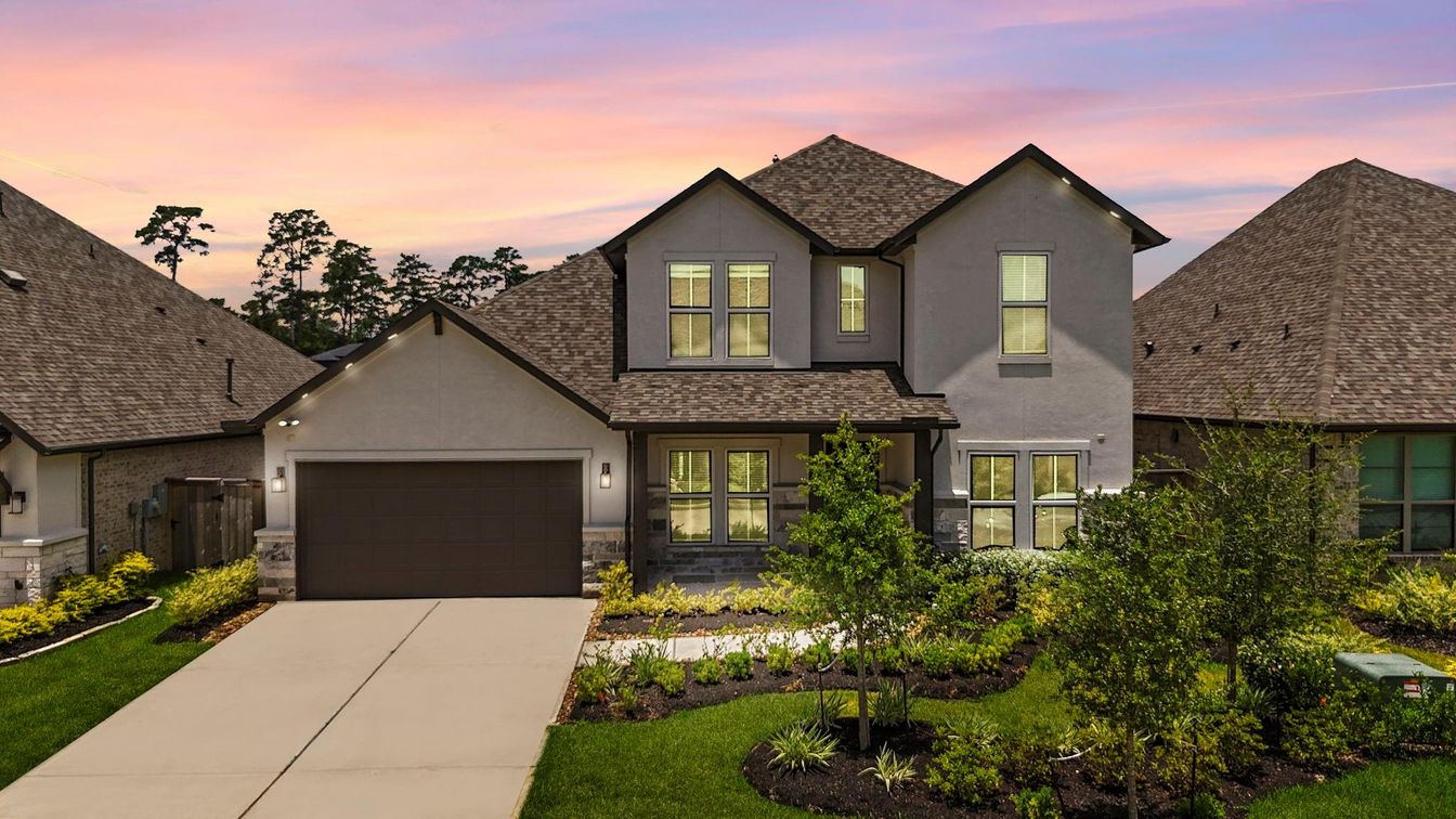 Attached, Exterior, Facade, Farmhouse