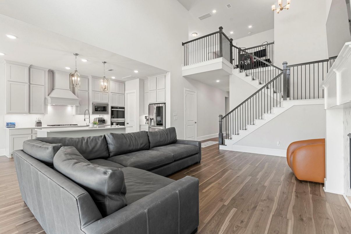 Interior, Kitchen, Living room, Pendant Lights, Recessed Lighting, Stainless Steel Appliances, Wood Texture Flooring