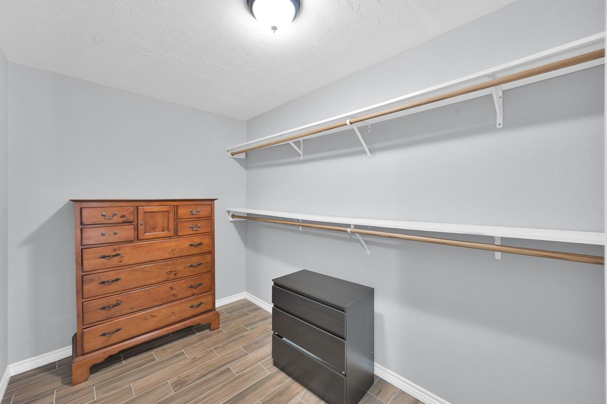 Interior, Walk-in Closets, Wood Texture Flooring