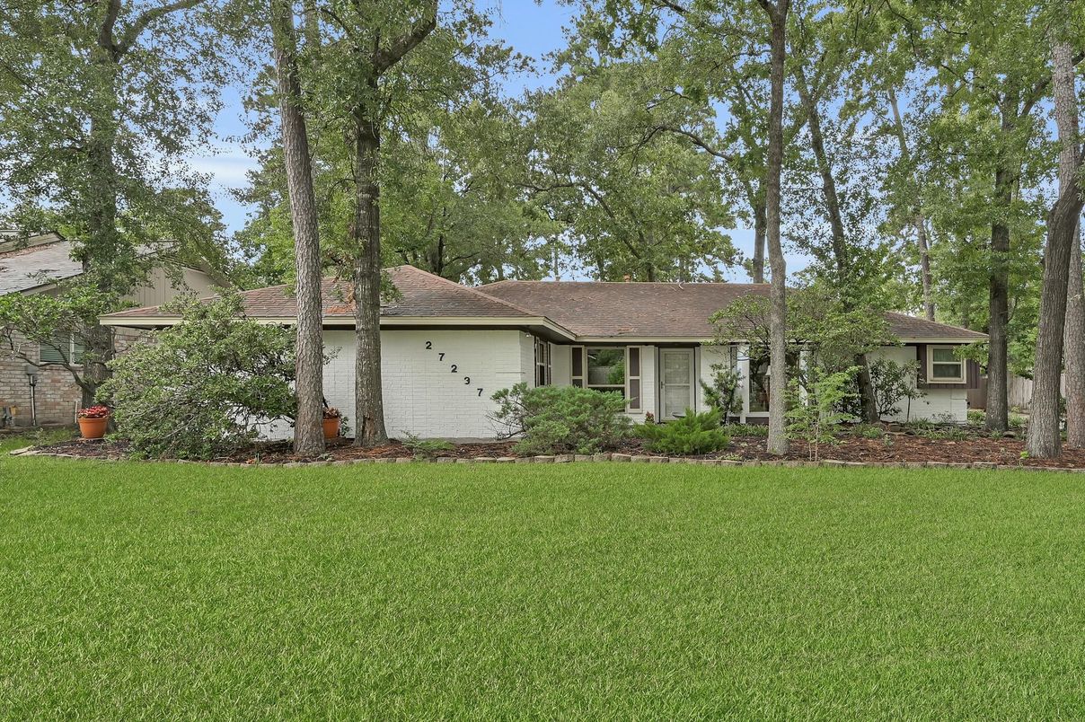 Attached, Backyard, Exterior, Facade, Ranch