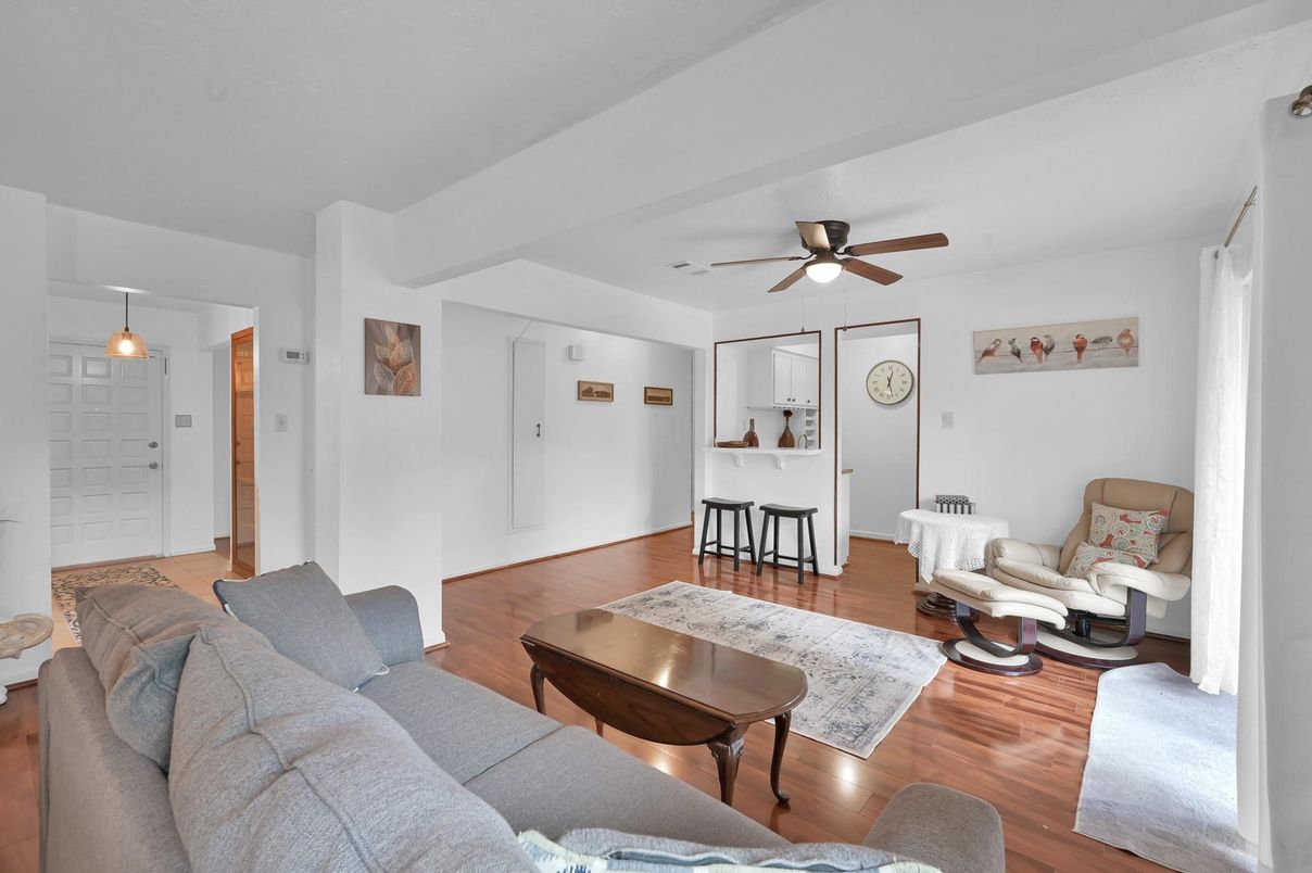 Interior, Living room, Pendant Lights, Wood Texture Flooring