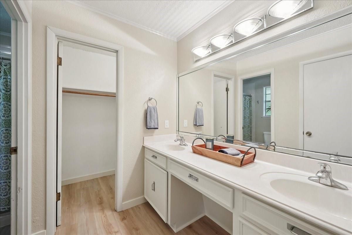 Bathroom, Dual Sink Vanities, Interior, Wood Texture Flooring