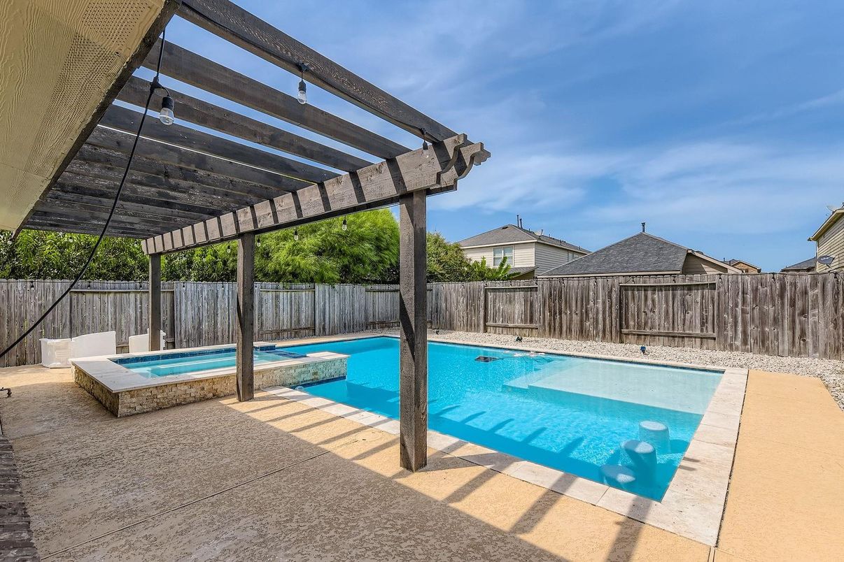 Exterior, Pool