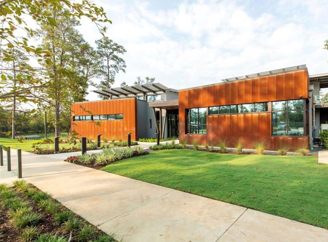 Backyard, Exterior, Facade, Modern