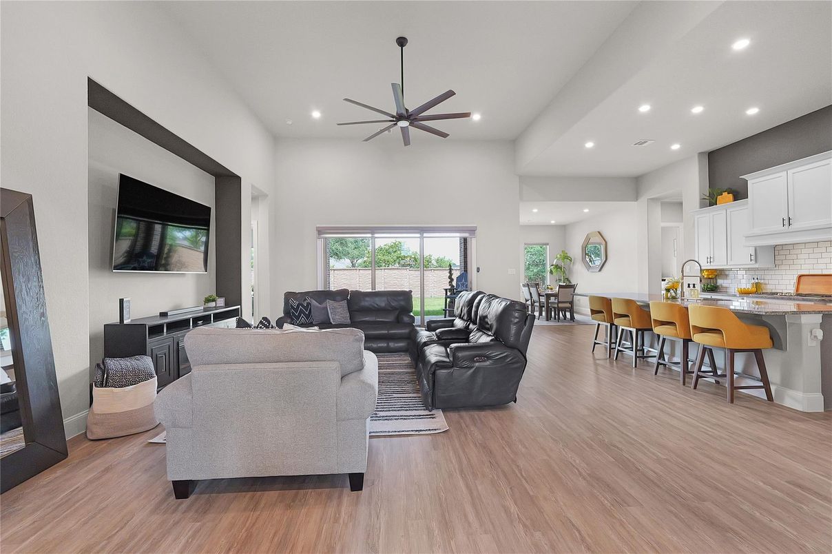 Interior, Kitchen, Living room, Recessed Lighting, Wood Texture Flooring