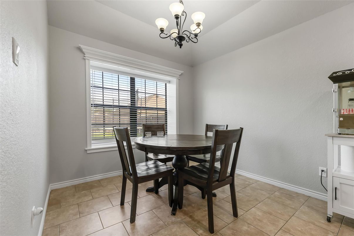 Chandelier, Dining room, Interior