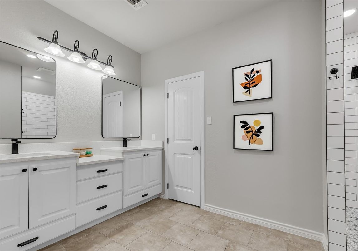 Bathroom, Dual Sink Vanities, Interior