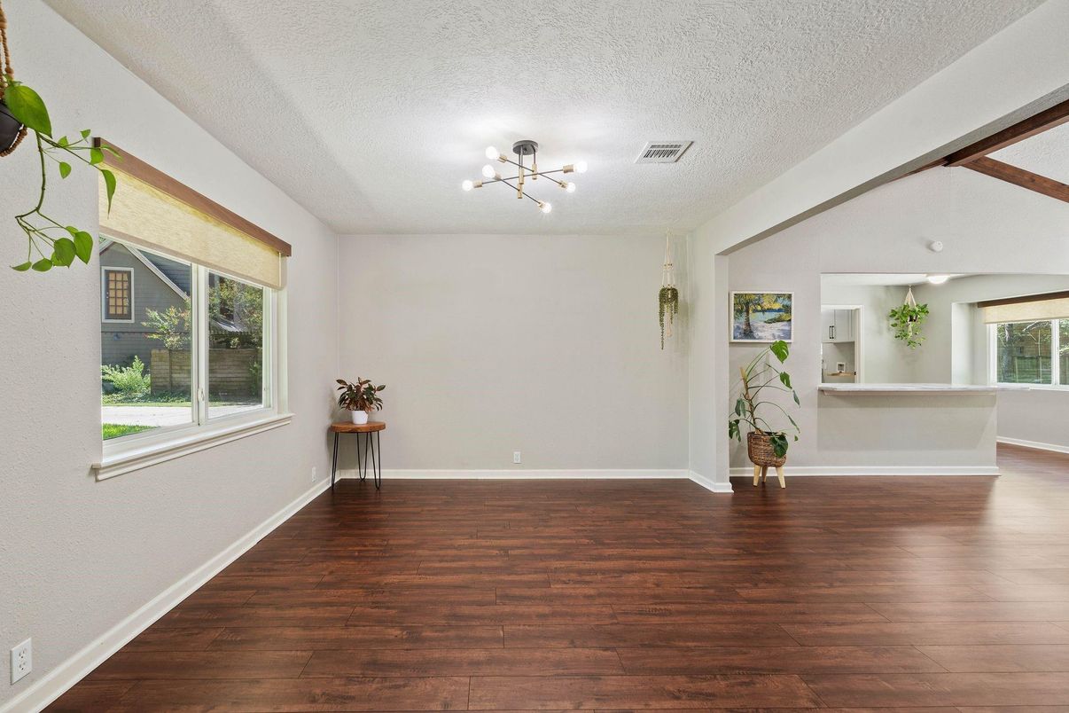 Empty room, Interior, Pendant Lights, Wood Texture Flooring
