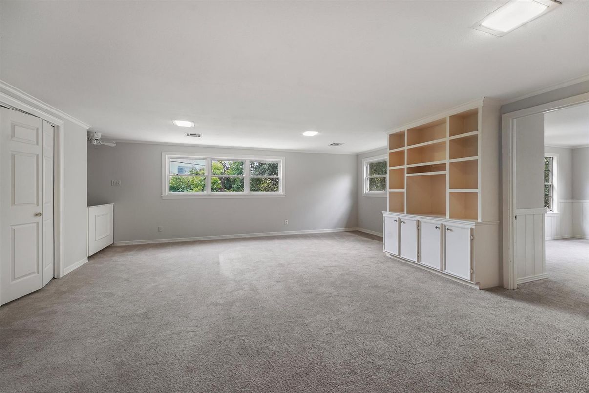 Empty room, Interior, Recessed Lighting