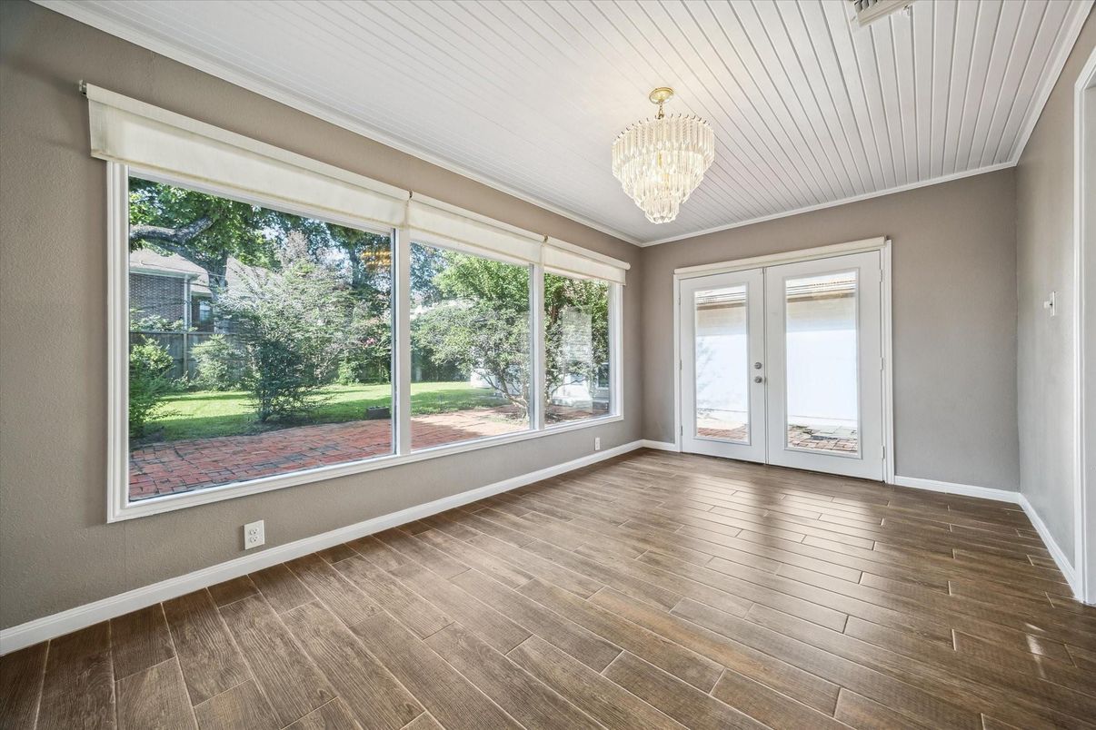 Chandelier, Empty room, Interior, Wood Texture Flooring
