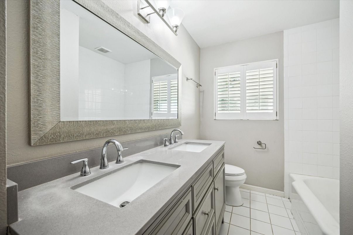 Bathroom, Dual Sink Vanities, Interior