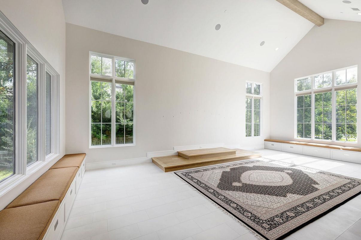 Empty room, Interior, Recessed Lighting, Wooden Beams