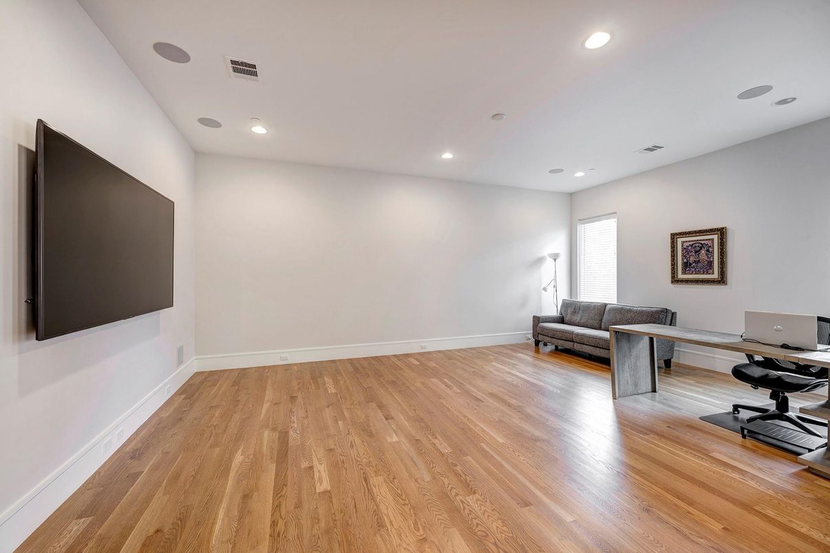Home Office, Interior, Recessed Lighting, Wood Texture Flooring