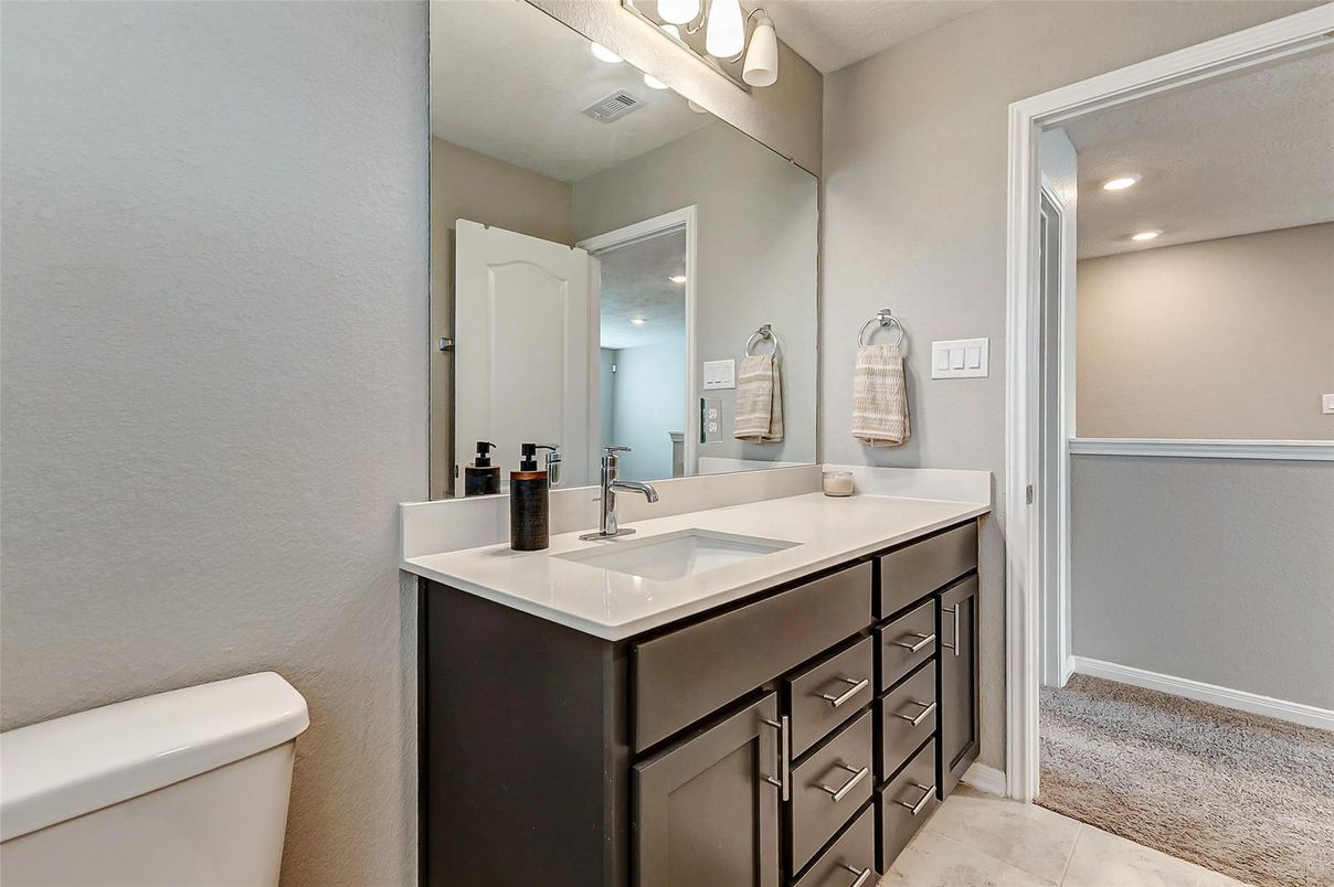 Bathroom, Interior, Recessed Lighting
