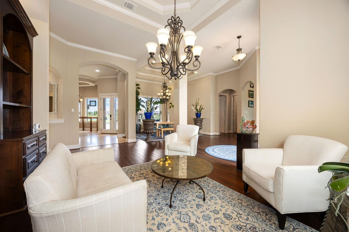 Chandelier, Interior, Living room, Recessed Lighting, Wood Texture Flooring
