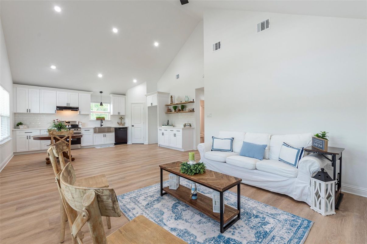 Interior, Kitchen, Living room, Pendant Lights, Recessed Lighting, Wood Texture Flooring