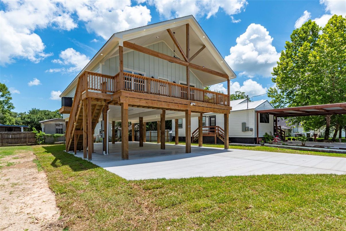 Backyard, Exterior